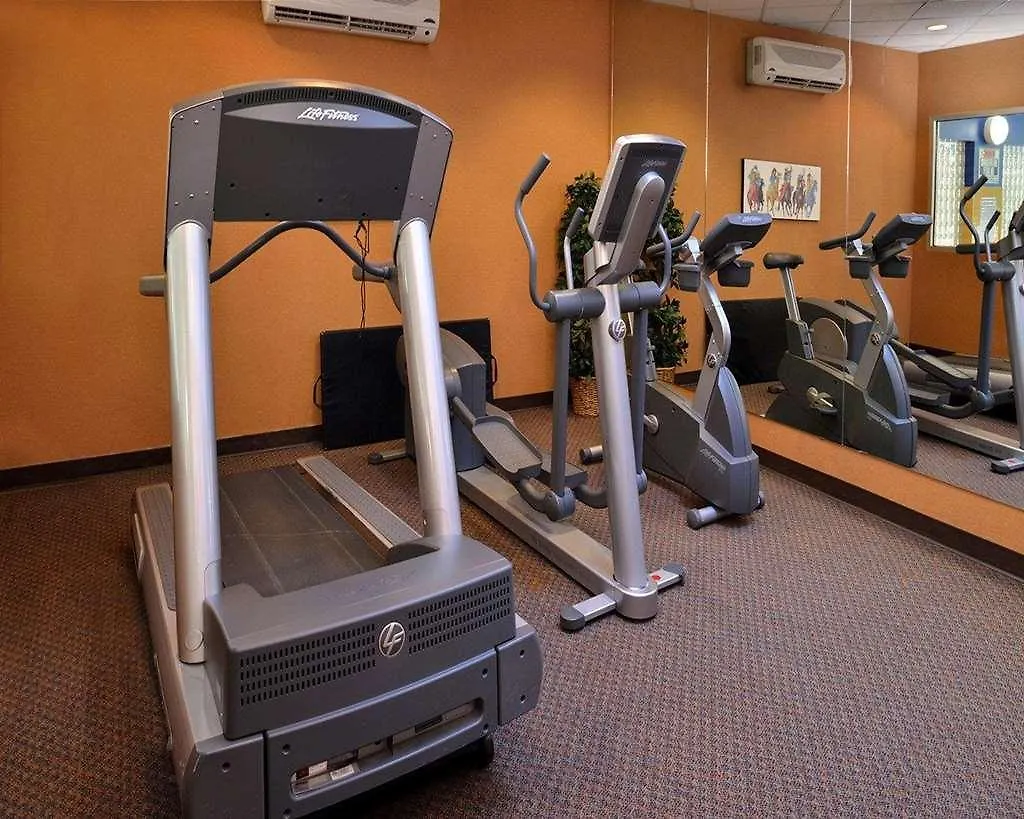 Econo Lodge Inn & Suites University Calgary Hotel