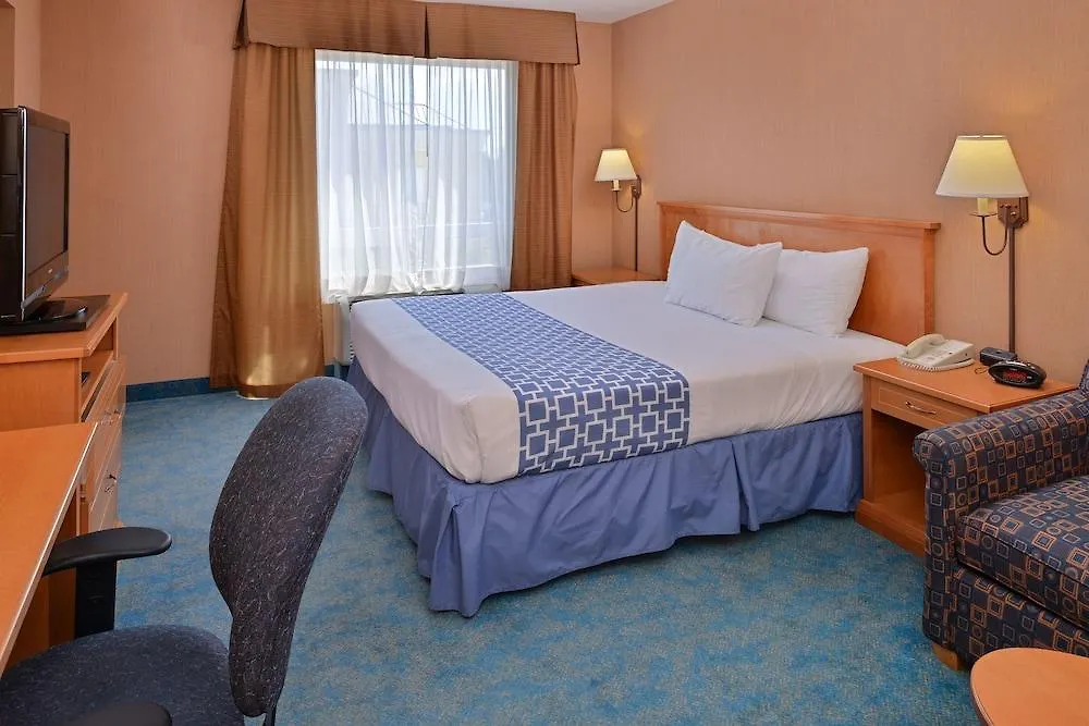 Econo Lodge Inn & Suites University YYC