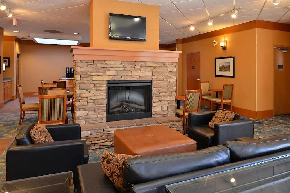 Econo Lodge Inn & Suites University YYC Hotel