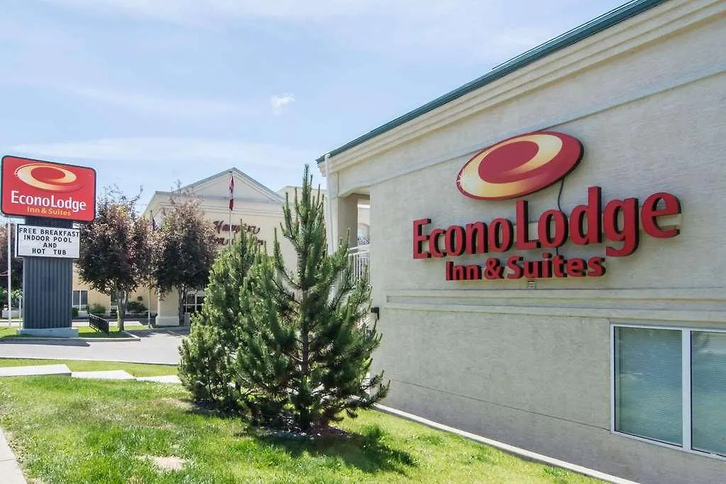 Econo Lodge Inn & Suites University YYC Hotel